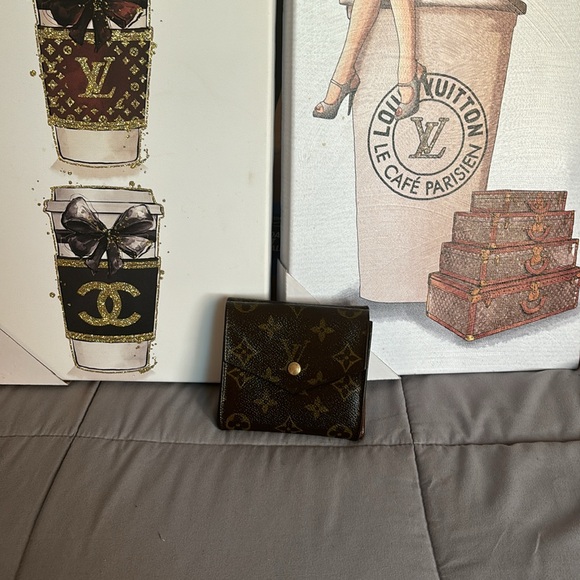 LV Compact wallet - Picture 3 of 14